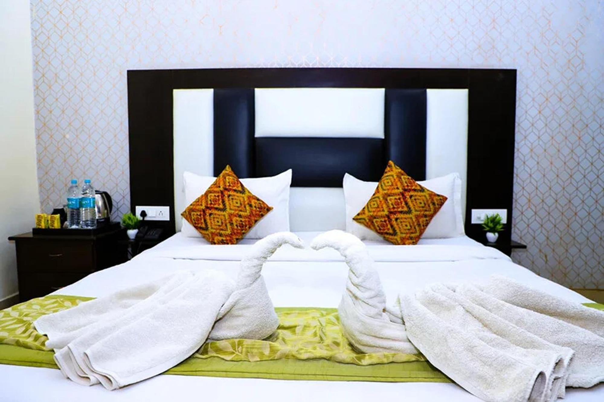 Hotel Global Inn By Quality Inn New Delhi Exteriör bild