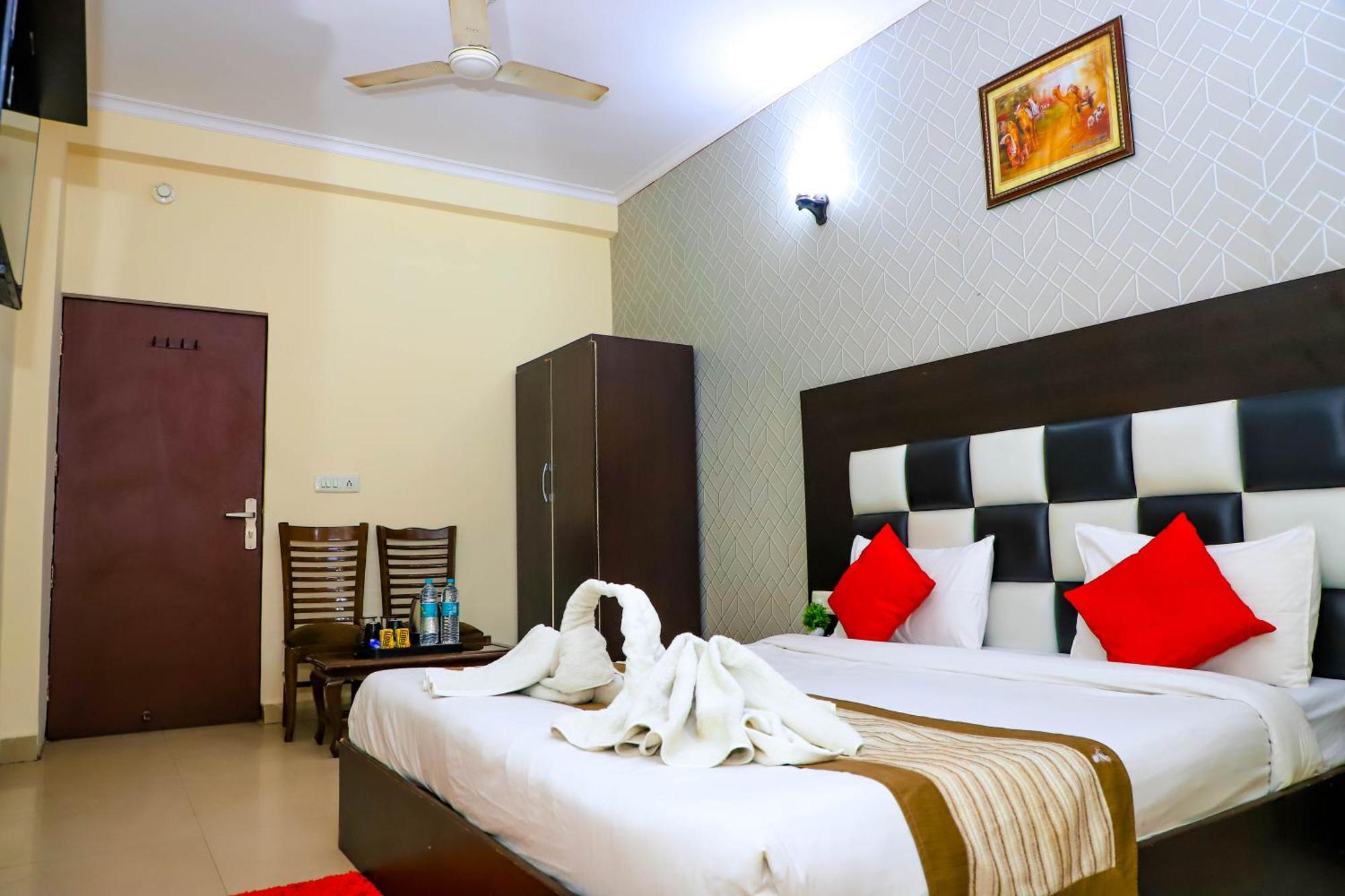 Hotel Global Inn By Quality Inn New Delhi Exteriör bild