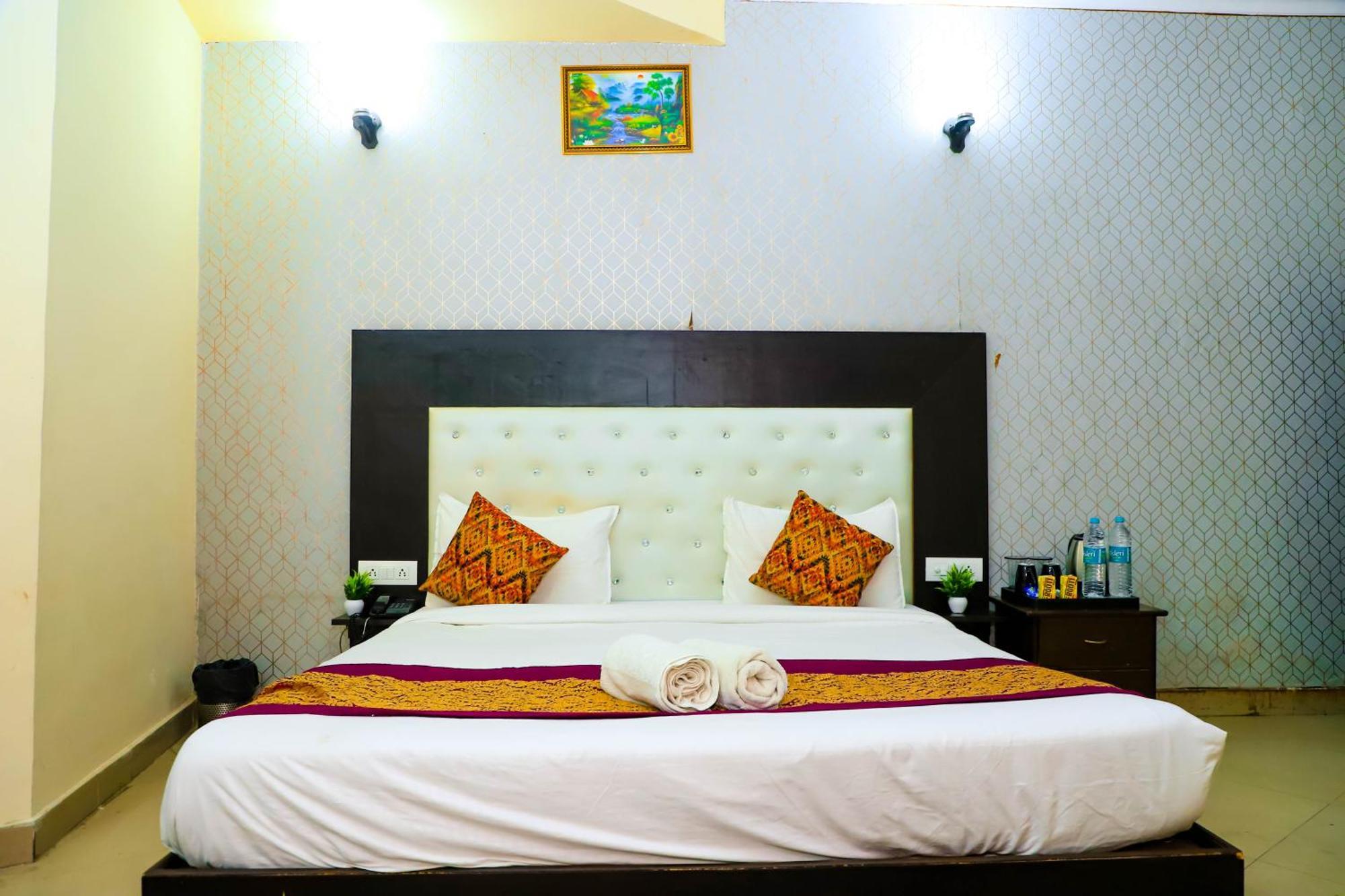 Hotel Global Inn By Quality Inn New Delhi Exteriör bild