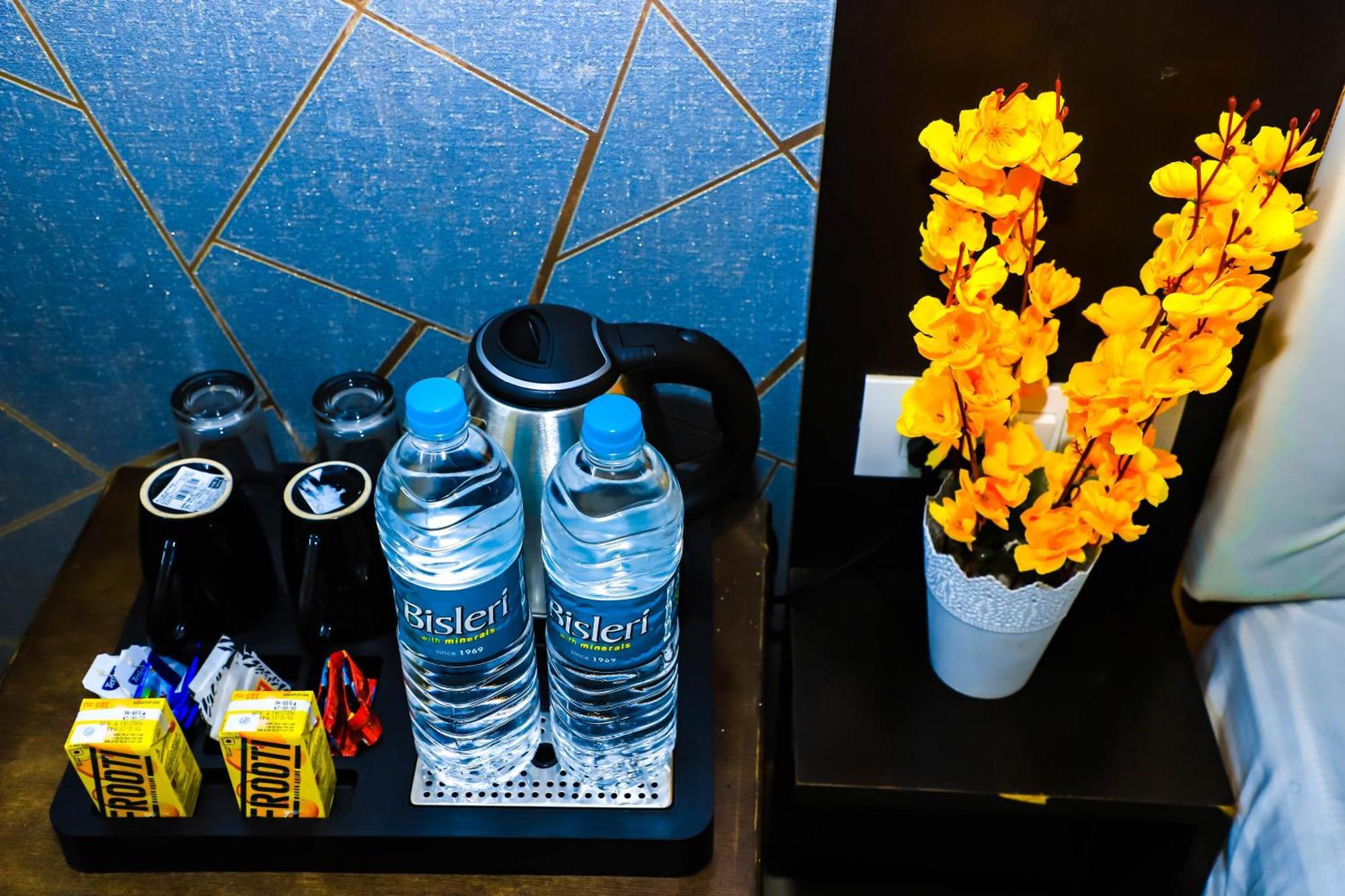 Hotel Global Inn By Quality Inn New Delhi Exteriör bild